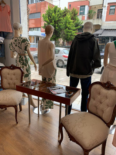 Γυναικεία Ενδύματα