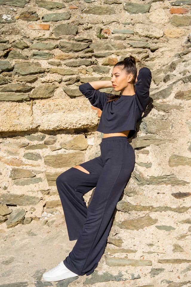 Γυναικεία Ενδύματα